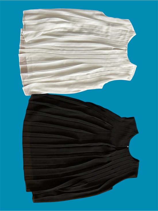 Tops - Pleated Sleeveless Tunic Top - White and Black